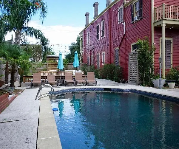 Macarty House, A Bohemian Resort With Pool And Cabana Bar
